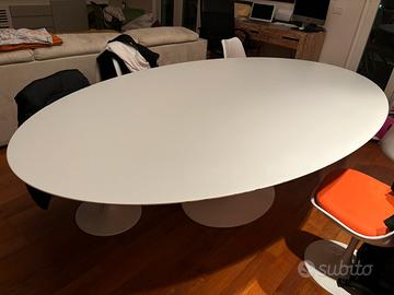 Tavolo riproduzione modello knoll tulip