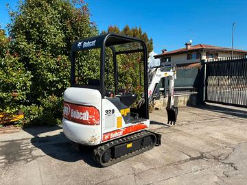 E268 - MINI ESCAVATORE 16 Q BOBCAT 320