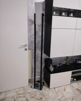 piantana illuminazione