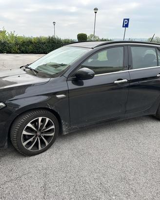 Auto Fiat Punto SW 2017