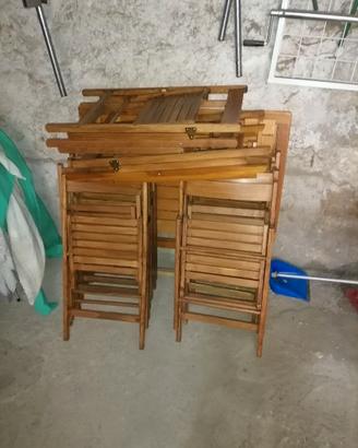 SEDIE E TAVOLI DI LEGNO