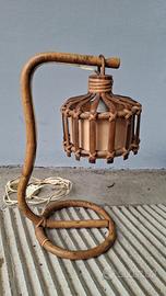 Lampada in rattan e bambu