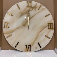 Orologio moderno da appendere a parete di casa