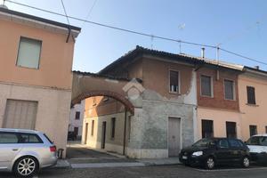 CASA DI CORTE A CORTEOLONA E GENZONE