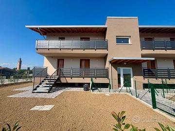 MODERNA ABITAZIONE CON GIARDINO - NUOVA REALIZZ...
