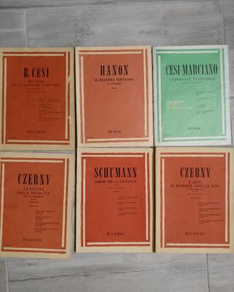 Libri musica/solfeggio per studiare il pianoforte.
