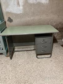 Scrivania anni 70