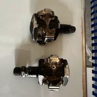 Pedali con attacco scarpe