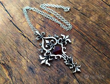 Collana con CROCE e RUBINO a CUORE Stile Goth Dark