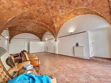 2 LOCALI A CARMIGNANO