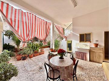 Appartamento di ampie metrature con vista sulla la