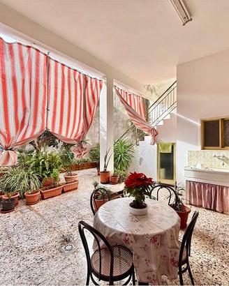 Appartamento di ampie metrature con vista sulla la