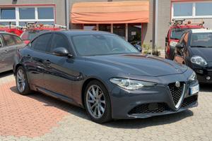 Alfa Romeo Giulia 2.2 INTERNI ROSSI 180 CV AT8