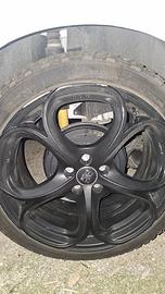 Cerchi da 18° sono 5x100 con gomme invernali 225 4