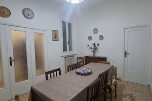 Stanza doppia arredata con vista panoramica