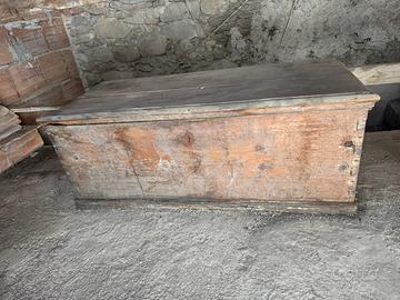 Baule antico in legno massello vintage