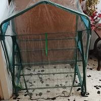 Serra da giardino o balcone