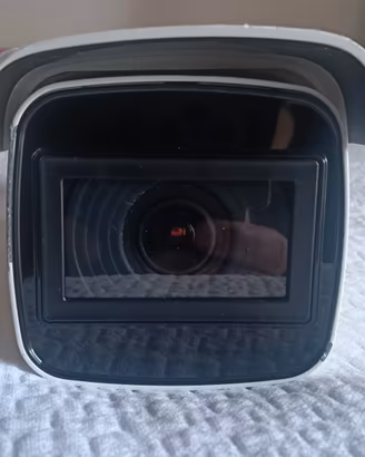  telecamera Hikvision DS-2CD16833G1-IZS 