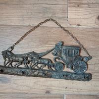 Portachiavi vintage in ottone a forma di carrozza
