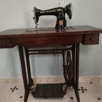 Macchina da cucire Singer a pedale '900