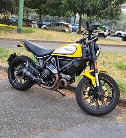 DUCATI SCRAMBLER ICON YELLOW 2021