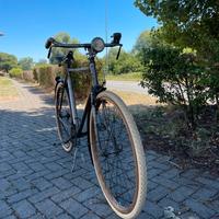 Bicicletta d'epoca anni '20 ruote in legno