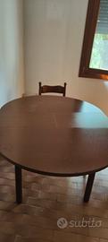 Tavolo rotondo con 4 sedie