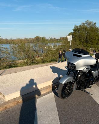 Harley Davisdon Street Glide Special 114