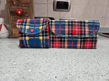 porta cellulare  o assorbenti  da borsa