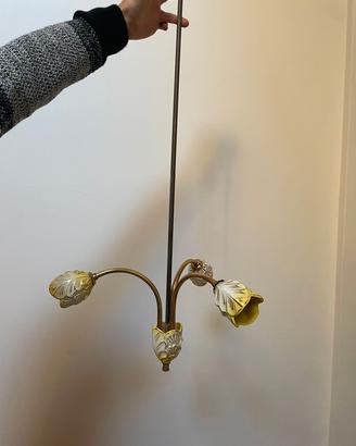 Lampadario con fiori gialli in ceramica
