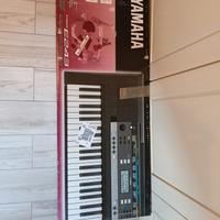 Tastiera Yamaha psrE243