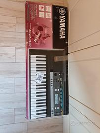Tastiera Yamaha psrE243