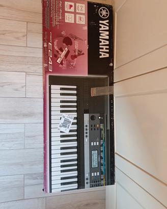 Tastiera Yamaha psrE243