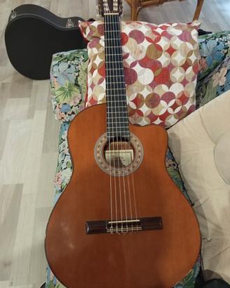 Chitarra classica amplificata