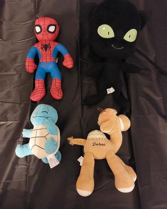 Pelusche, bambole e pupazzetti