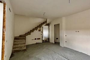 Nuovo quadrivano con terrazza e posto auto