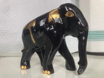 Elefante etnico Indonesia in legno