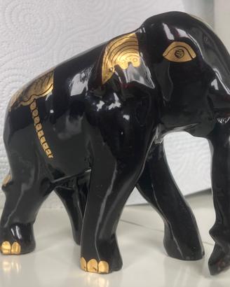 Elefante etnico Indonesia in legno