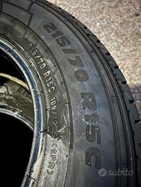 Gomme Pirelli carrier 215/70 r15c