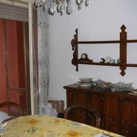 Credenzina con piattaia