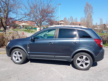 SUV Opel Antara blu/grigio metallizzato
