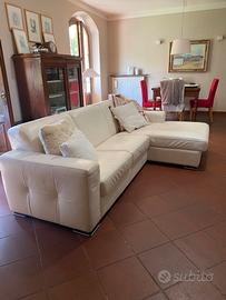 Divano in pelle con penisola