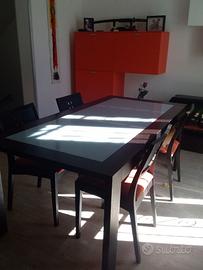 Tavolo con  4 sedie