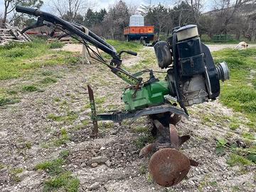 Motozzappa Ferrari con motore Ruggerini 10 cav.