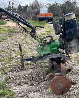 Motozzappa Ferrari con motore Ruggerini 10 cav.
