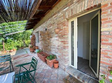 VILLA SINGOLA A CASTELLETTO MERLI