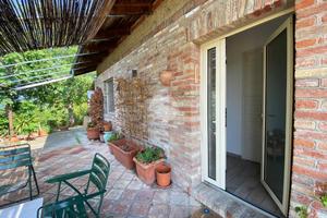 VILLA SINGOLA A CASTELLETTO MERLI
