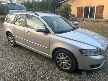 Volvo V50 D5 Automat. – 2007 – 280.000 km