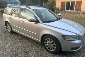 Volvo V50 D5 Automat. – 2007 – 280.000 km