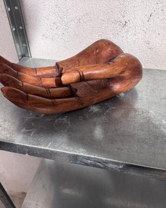 Scultura mano in legno massello svuotatasce